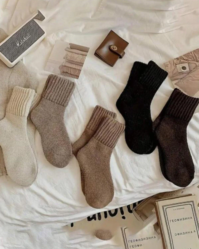 Cozy Ribbed Fleece Lined Crew Socks - Image 10